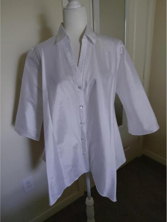 Tops - Beluva San Francisco  Button-Up Shirt White Sz 12 EUC